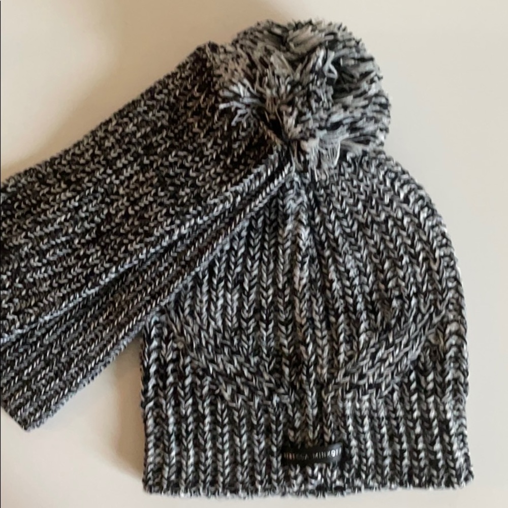 Beanie/armwarmer set - Picture 3 of 4